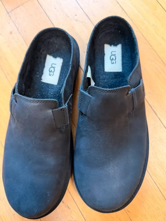 UGG Slide Schlappen in schwarz Größe 43