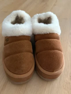 Ugg slipper