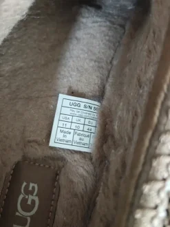 UGGs Taz Braun 44