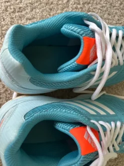 Ul6, 38,5 adidas Damen türkis Turnis zum Sportstart