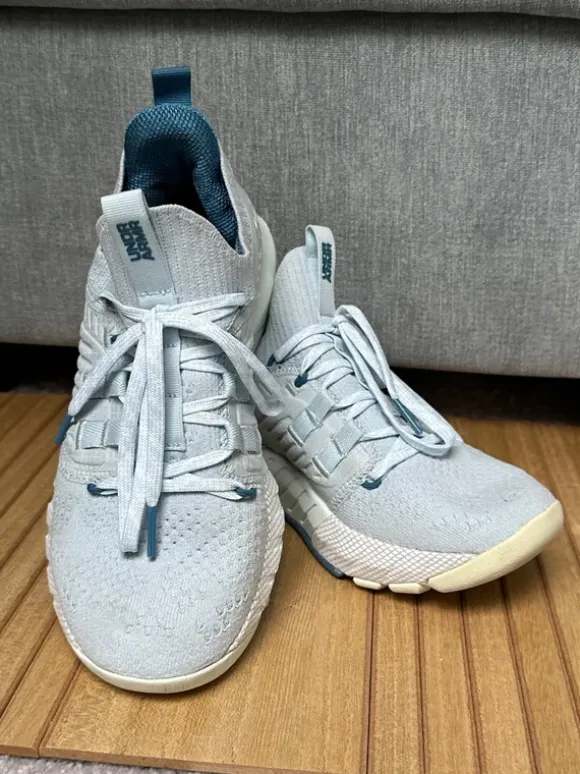 Under Armour Hovr Project Rock (fällt kleiner aus)