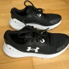 Under Armour Schuhe Gr. 36 sehr gut