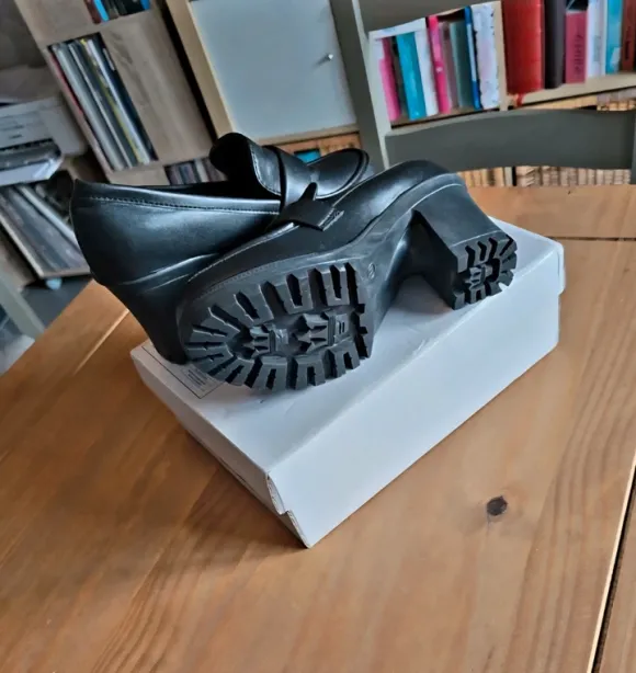 Ungetragen Schuhe, Gr.40 schwarz