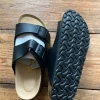 ungetragene Sandalen