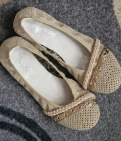 Ungetragener süßer Ballerina