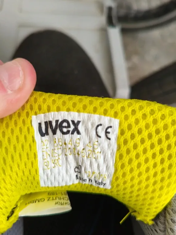 uvex 1 Sicherheitsschuhe S2 SRC – Größe 45 – Schwarz/Gelb – Top Zustand