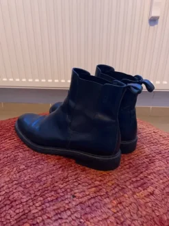 Vagabond Chelsea boots