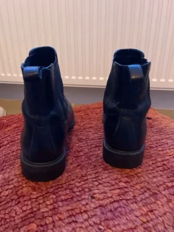 Vagabond Chelsea boots