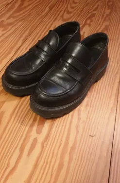 Vagabond Loafer 'Cosmo' schwarz Gr. 38 Profilsohle
