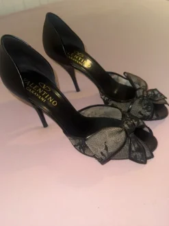 Valentino Garavani Lace Bow Heels Schwarz 39