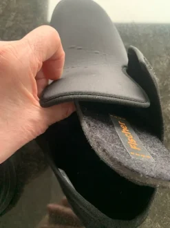 Verkaufe hier guterhaltene warme Pantoffeln