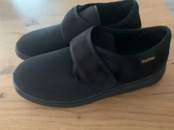 Verkaufe hier guterhaltene warme Pantoffeln
