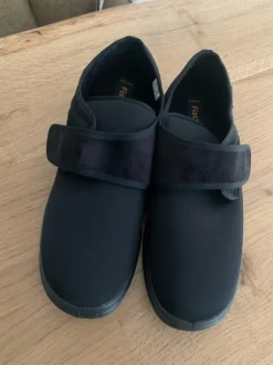 Verkaufe hier guterhaltene warme Pantoffeln
