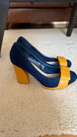 Vices Absatzschuhe Pumps Blau Gelb Leder