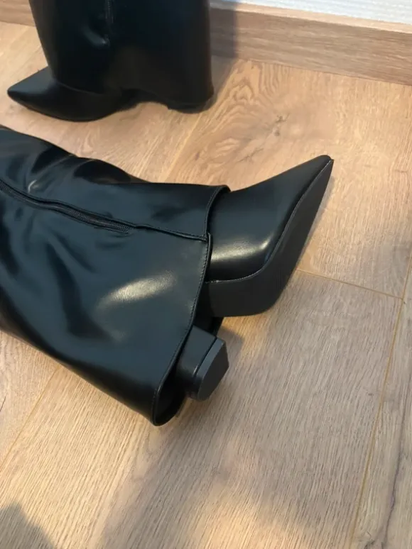 Viral heels