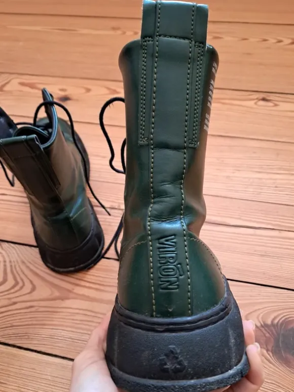Virón Combat Boots in vegan leather made from apple, natural material