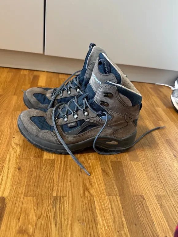 Wanderschuhe Lowa 38