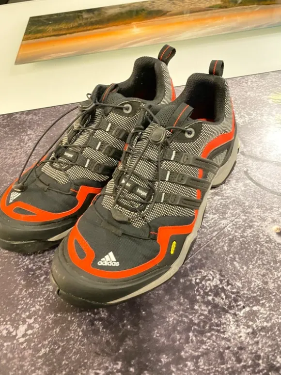 Wanderschuhe Treckingschuhe Adidas Gr. 41.5, wie neu