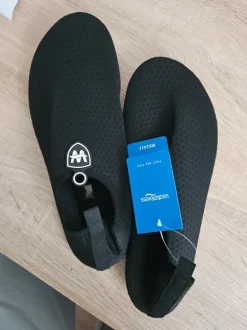 Wasserschuhe 44/45 schwarz