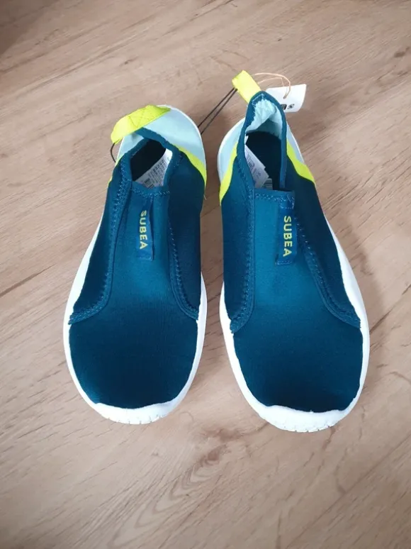 Wasserschuhe, neu
