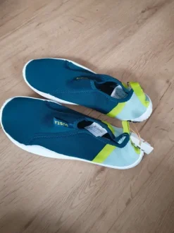 Wasserschuhe, neu