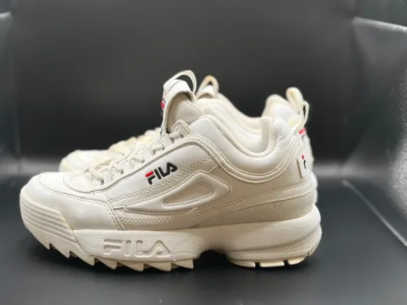Weiße FILA Sneaker | Gr. 38