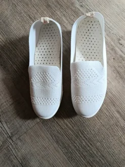Weiße leichte Sommerschuhe Größe 38