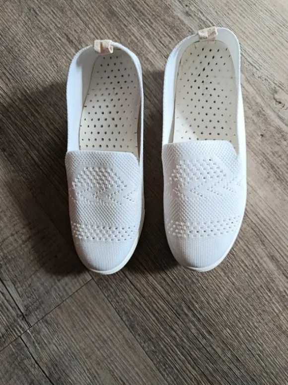Weiße leichte Sommerschuhe Größe 38