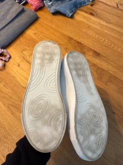 Weiße Schuhe