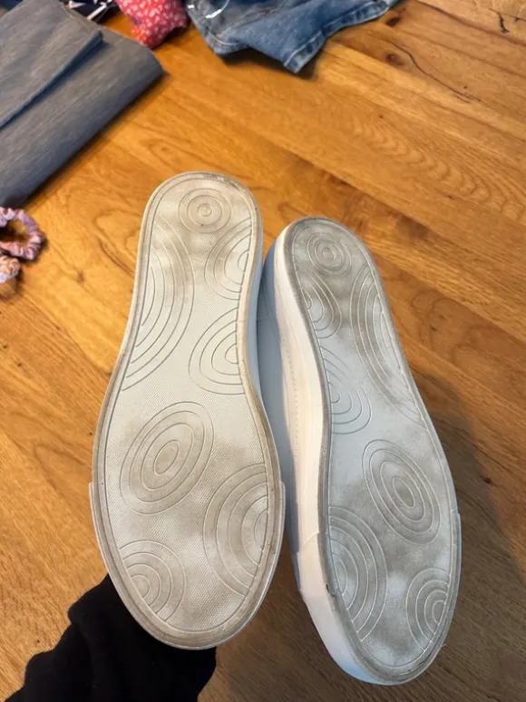 Weiße Schuhe