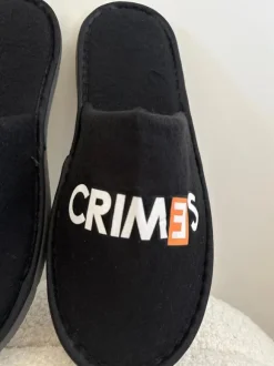 Weird Crimes Latschen