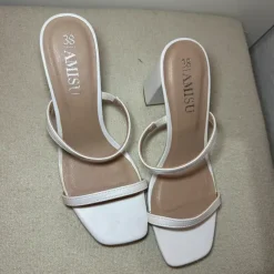 Weisse Heels