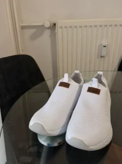 White bench slip-on trainers size 39