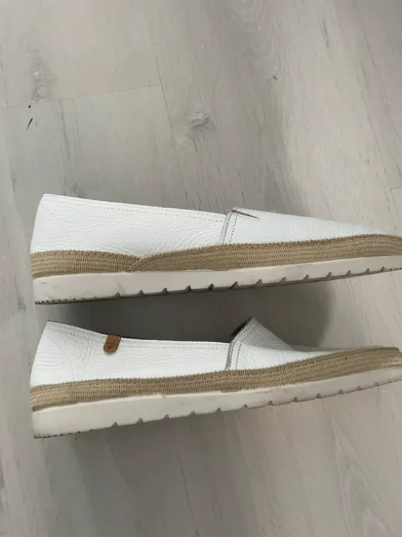 Witte instappers maat 42 Verbenas Espadrilles