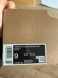 Wmns nk calm elevation fur