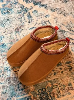 Wolkies/UGGs