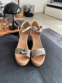 Wunderschöne Keilabsatz-Espadrilles von Gaimo