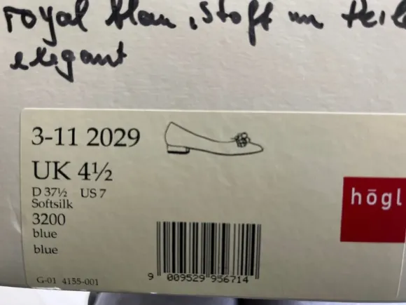 Wunderschöne royalblaue Damenschuhe mit Perlen