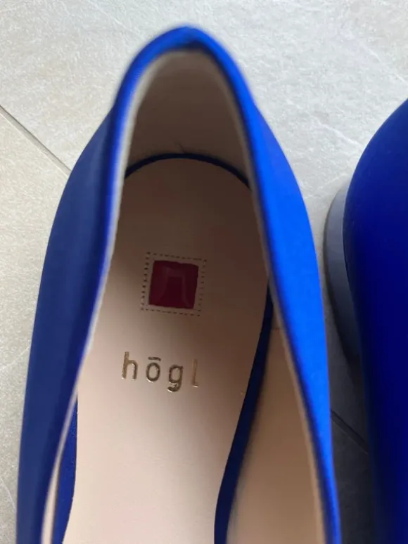 Wunderschöne royalblaue Damenschuhe mit Perlen