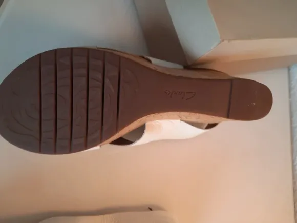 Wunderschöne Sommerschuhe in Größe 43