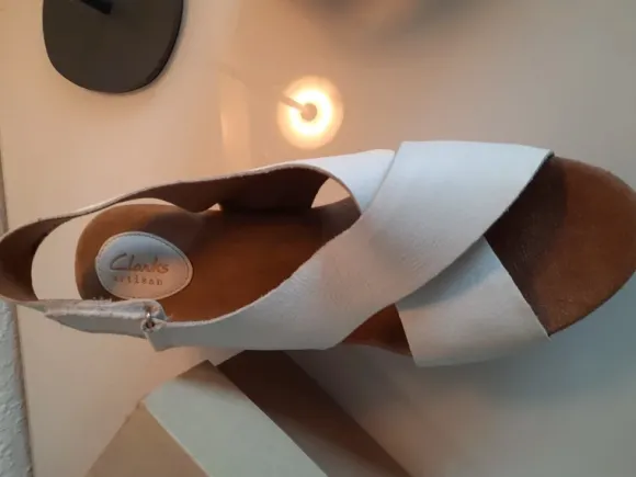 Wunderschöne Sommerschuhe in Größe 43