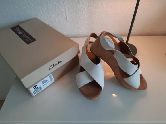 Wunderschöne Sommerschuhe in Größe 43