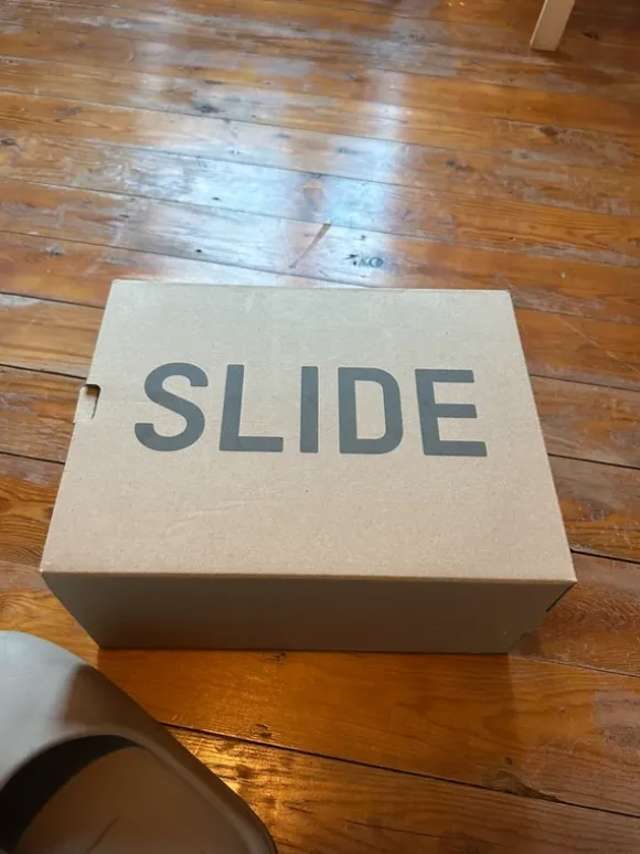 Yeezi slide