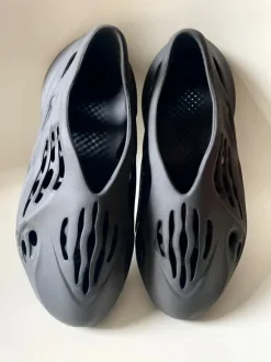 Yeezy Foam Runner Black
