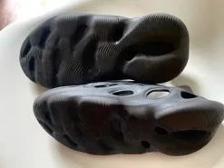 Yeezy Foam Runner Black
