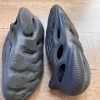 Yeezy Foam Runner Größe 42