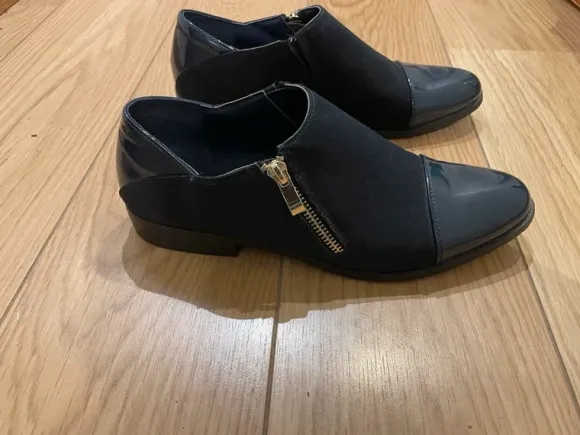 Zapatos azul marino con cremallera