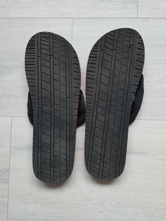 Zehentrenner/ Flip Flops