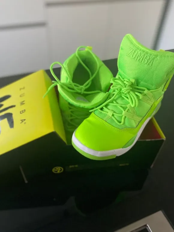 Zumba Air High Damen Sneaker Tanzschuhe NEU Gr 38.5 Neongrün ungetragen
