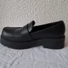 Zwarte chunky loafers met plateauzool van Monki